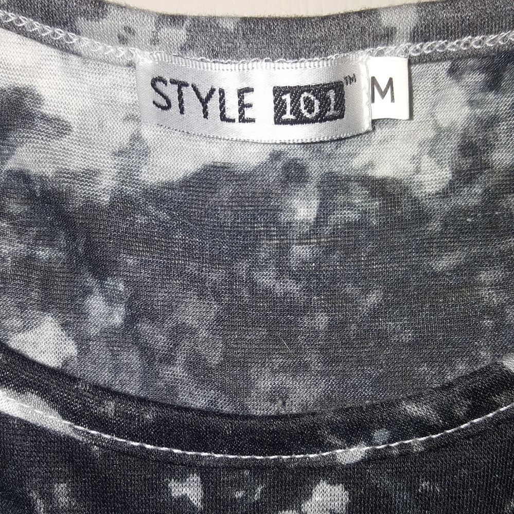 Style 101 Top with Cross - Picture 3 of 3